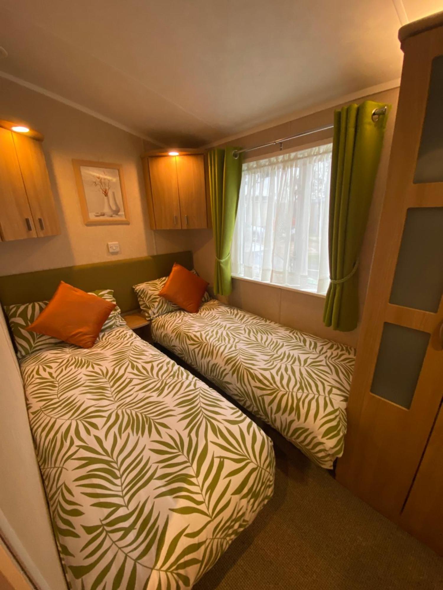 Red Squirrel Lodge Sandown Dış mekan fotoğraf